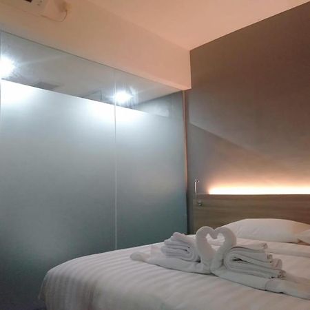 Hotel Marina Airport Semarang Esterno foto