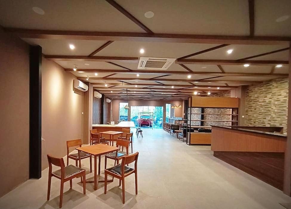 Hotel Marina Airport Semarang Esterno foto